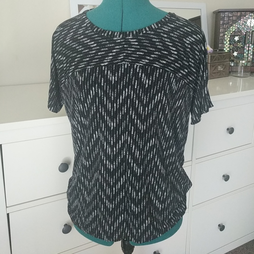 Loose fit black tee